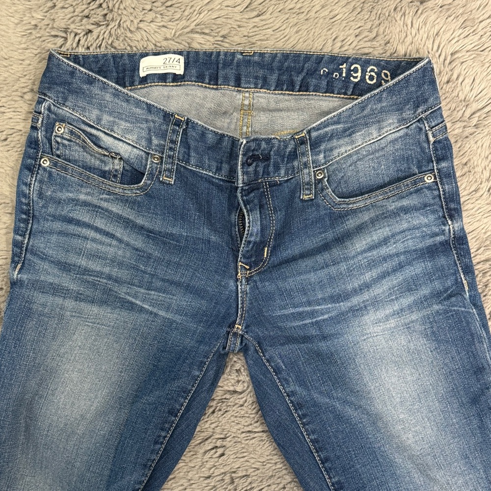 GAP Women's Classic Blue Skinny Jeans